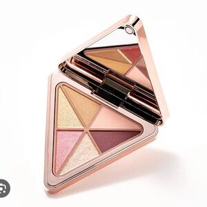 LYS BEAUTY Love Yourself Eyeshadow Palette in Empowered
